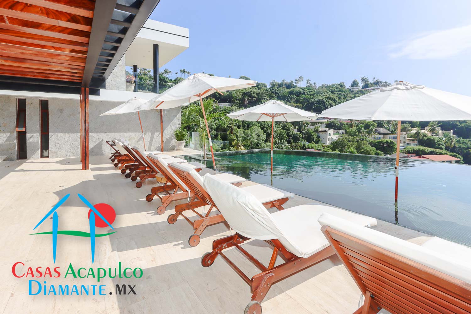 La Roqueta - Alberca y asoleadero 20